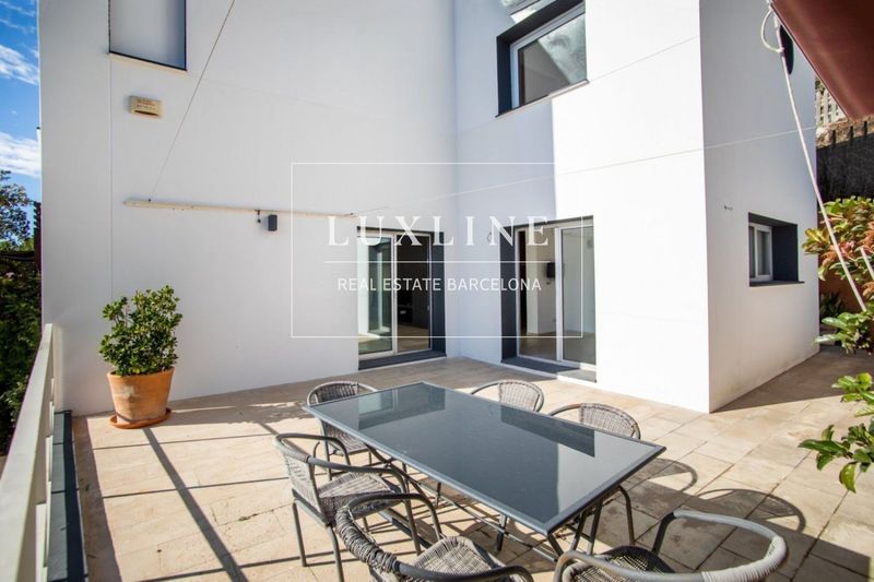 Casa Barcelona. Ref: 1026. Luxline Real Estate