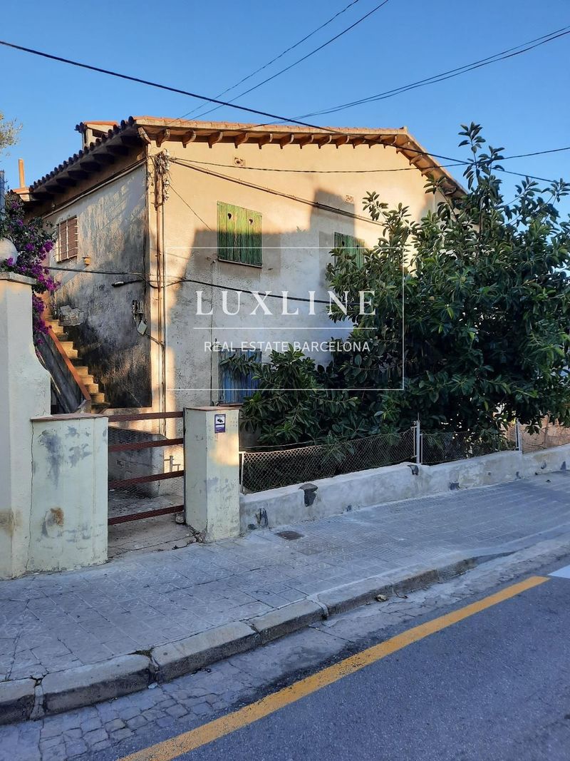 Chalet Independiente Barcelona. Ref: 1040. Luxline Real Estate