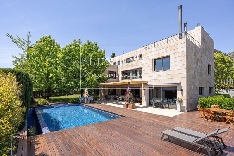 Casa en venta Barcelona. Ref: 1220. Luxline Real Estate