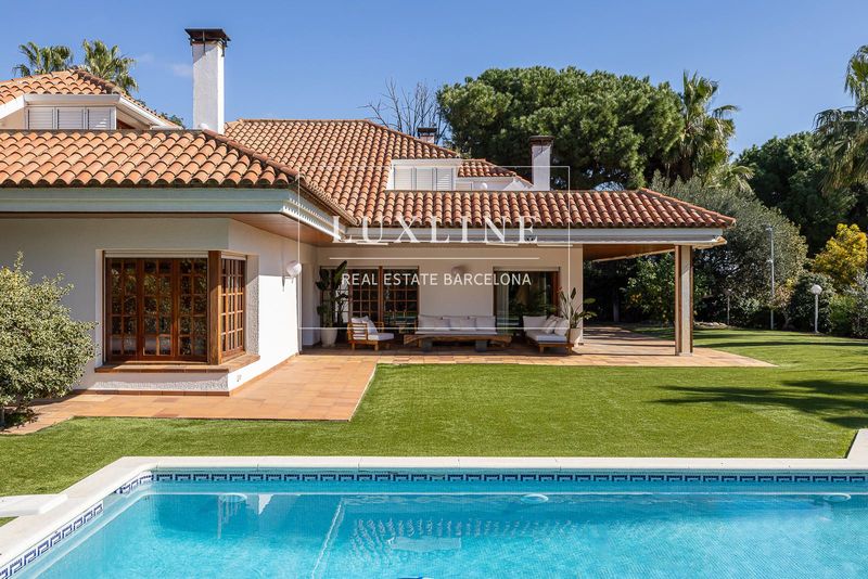 Chalet Independiente en venta Alella, Barcelona. Ref: 1326. Luxline Real Estate