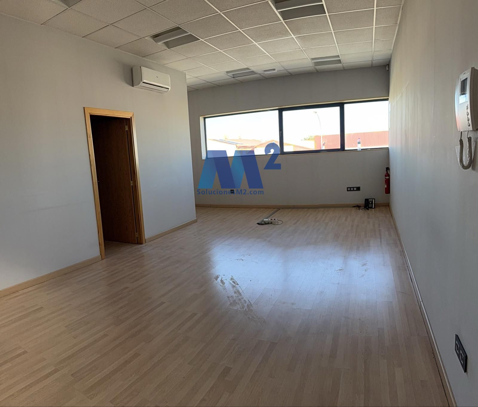 Nave industrial tipo C con puente grua en alquiler con 998 m2 de patio - Foto 8