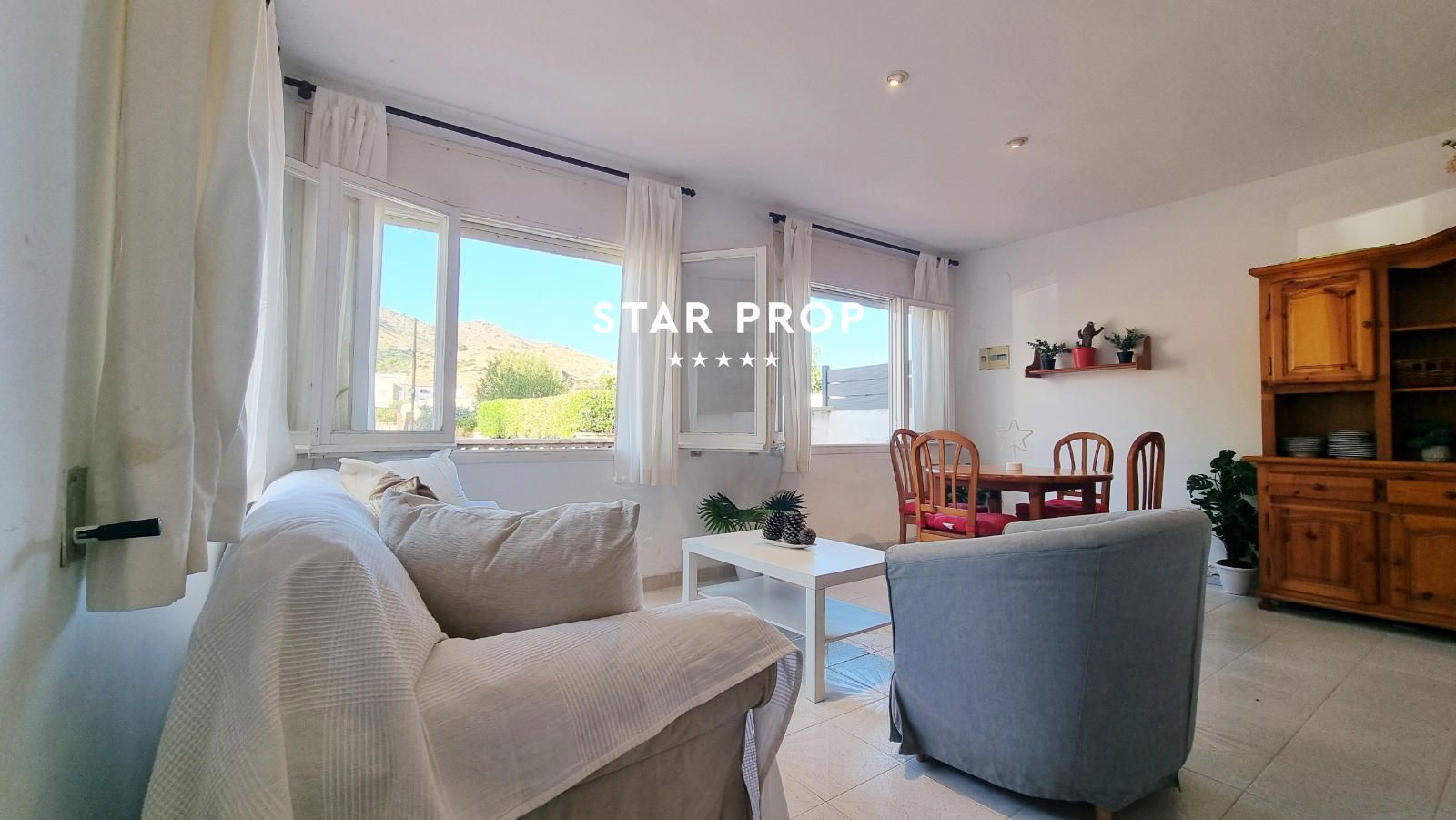 Appartement avec grande terrasse et jardin privé à Colera