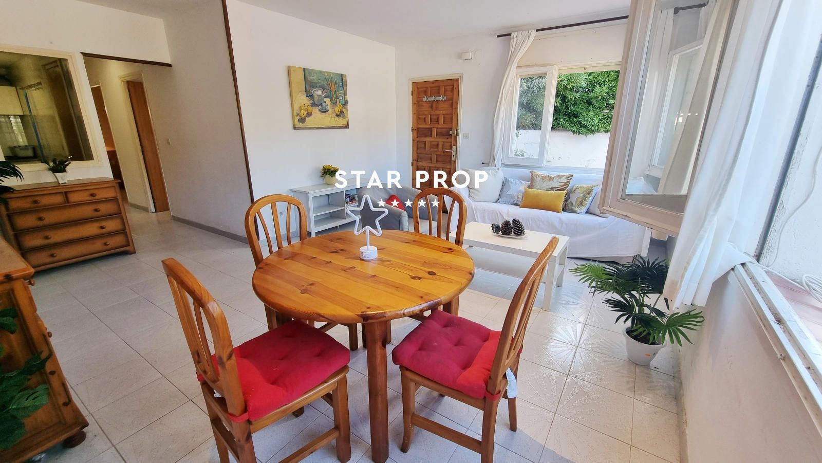 Appartement avec grande terrasse et jardin privé à Colera