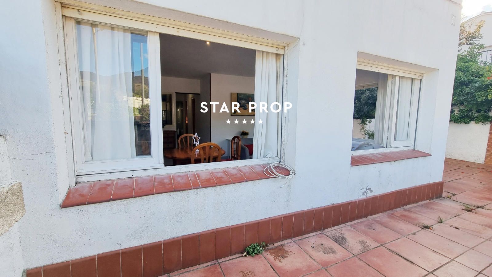 Appartement avec grande terrasse et jardin privé à Colera