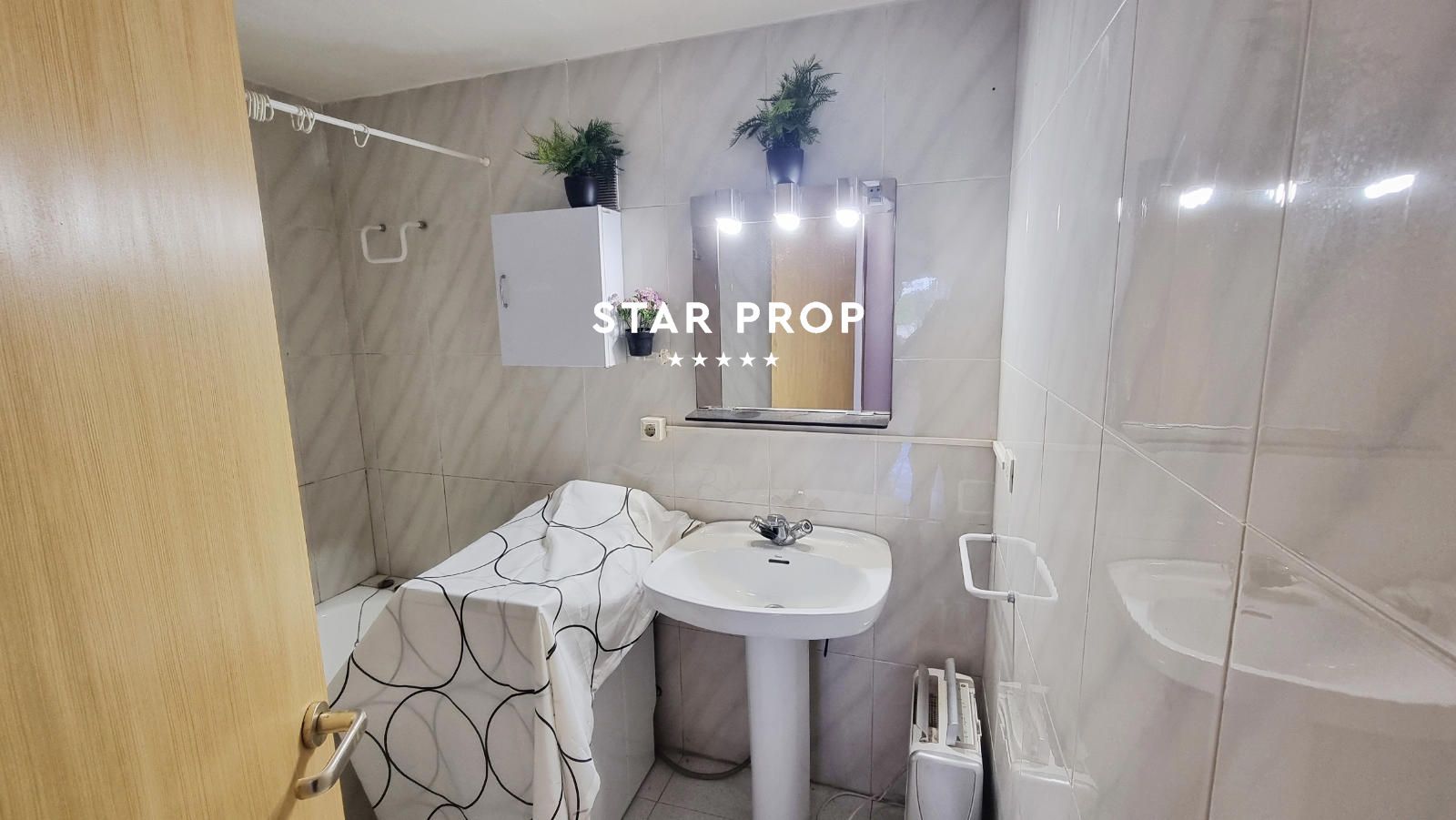 Appartement avec grande terrasse et jardin privé à Colera