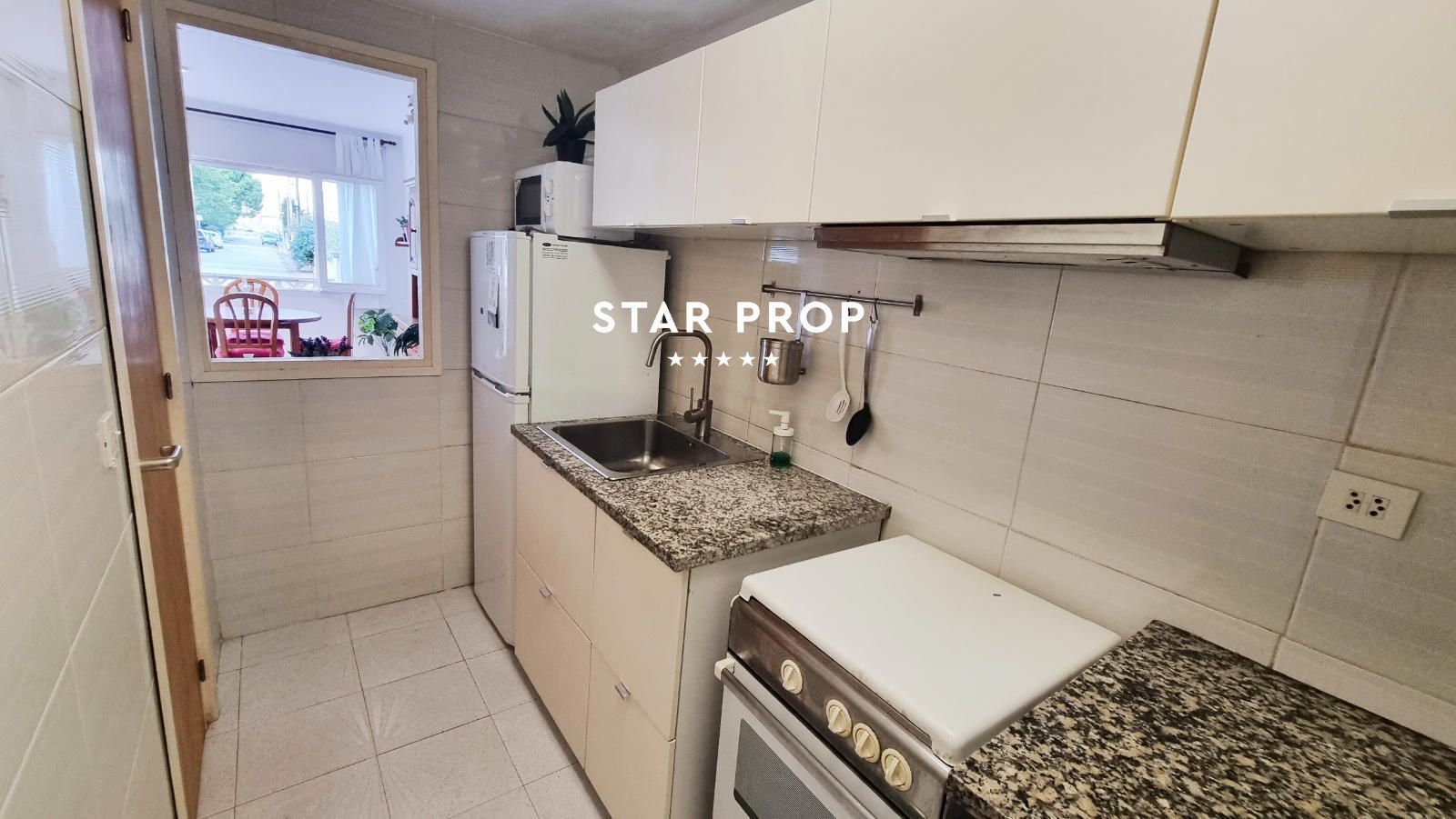 Appartement avec grande terrasse et jardin privé à Colera