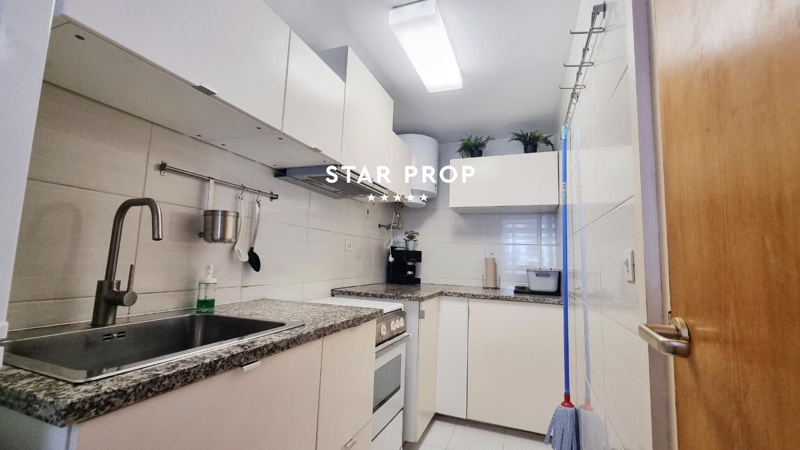 Appartement avec grande terrasse et jardin privé à Colera