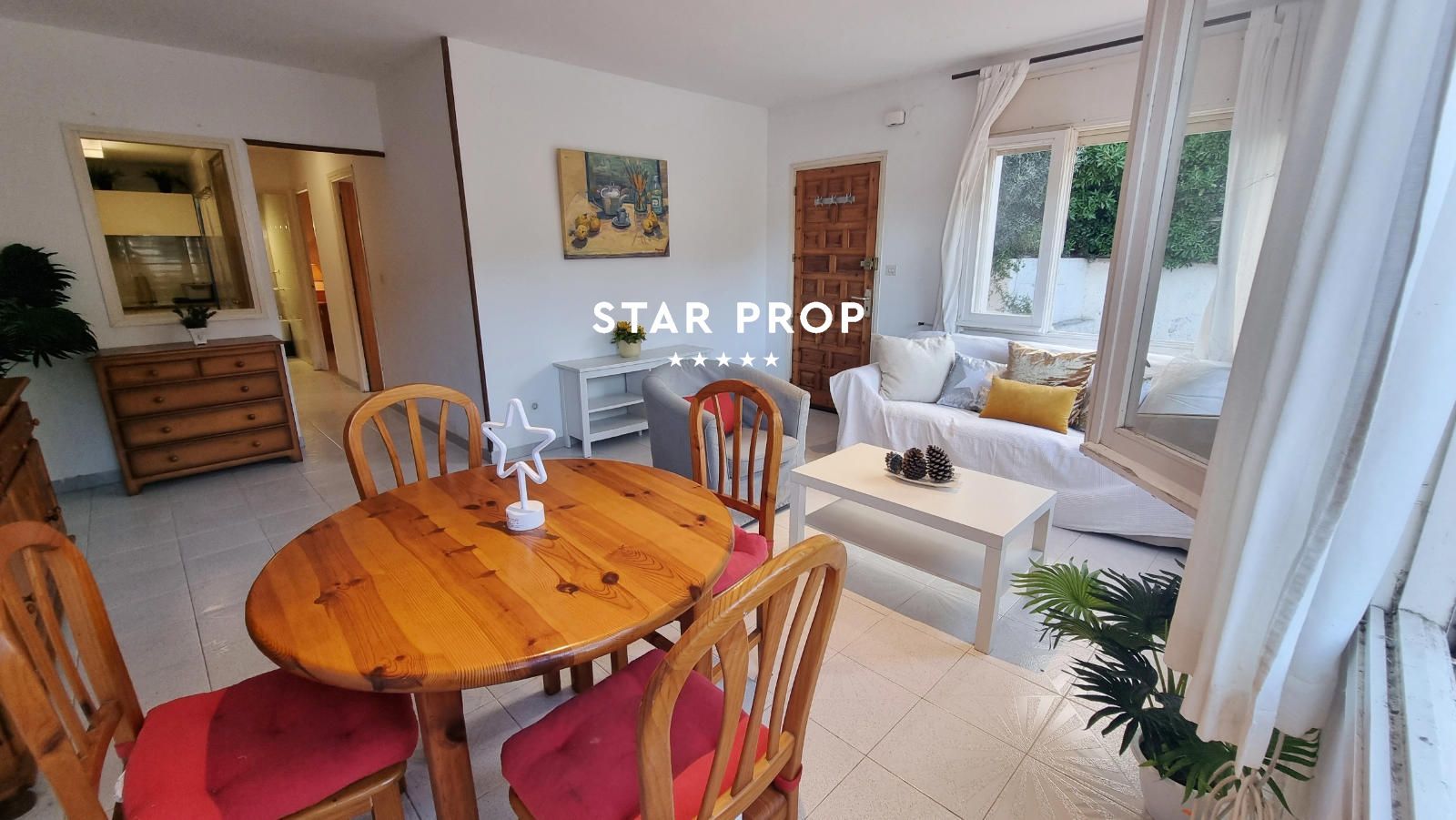 Appartement avec grande terrasse et jardin privé à Colera