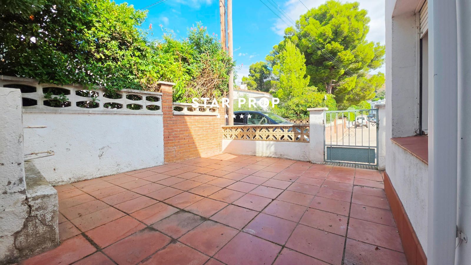 Appartement avec grande terrasse et jardin privé à Colera