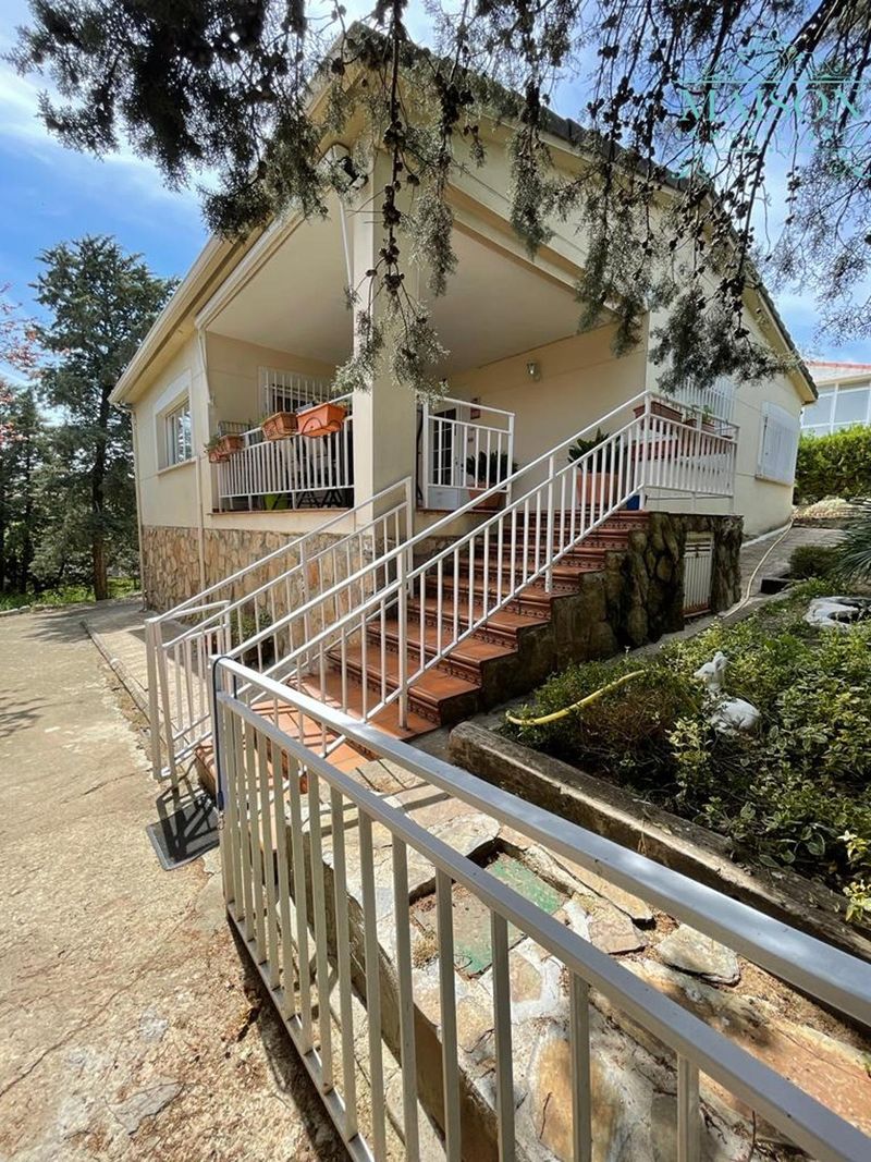 Chalet Independiente en alquiler El Casar, Guadalajara. Ref: 2701. Maison Inmobiliaria