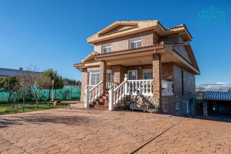 Chalet Independiente en venta El Casar, Guadalajara. Ref: 2712. Maison Inmobiliaria