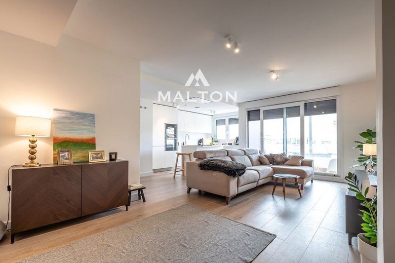 Flat for sale Valencia. Ref: 2551. MALTON HILLS S.L. 