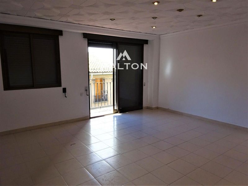 Flat for sale Castellar-Oliveral, Valencia. Ref: 2569. MALTON HILLS S.L. 