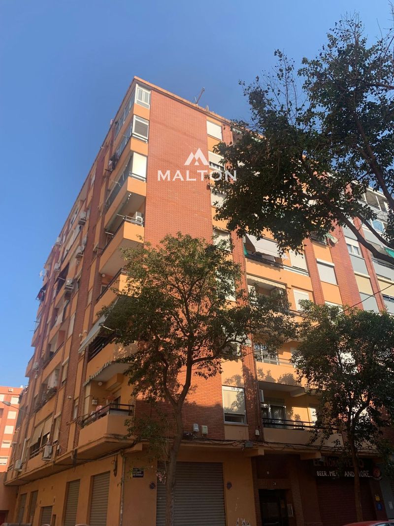 Flat for sale Valencia. Ref: 2612. MALTON HILLS S.L. 