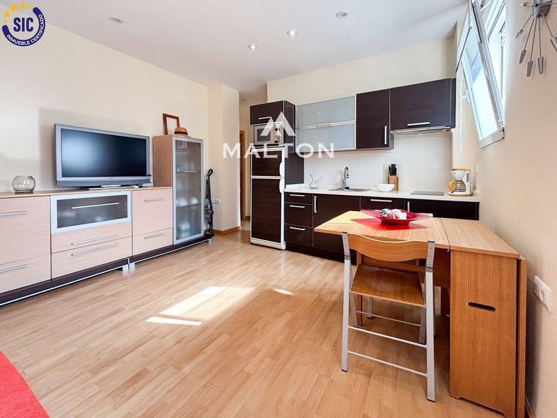 Flat for sale Valencia. Ref: 2702. MALTON HILLS S.L. 