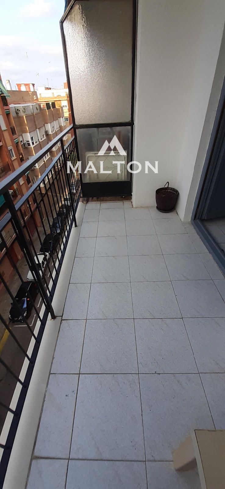 Flat for sale Valencia. Ref: 2926. MALTON HILLS S.L. 