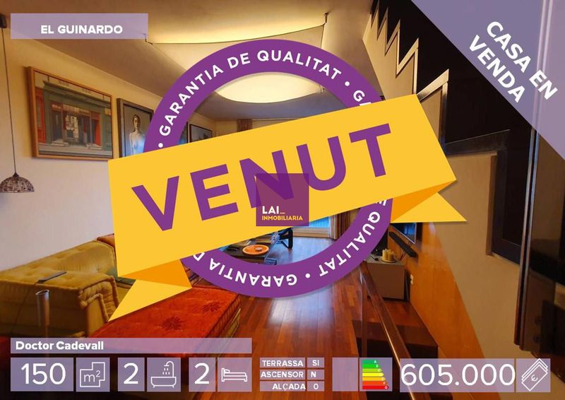 CASA EN VENTA CON PARKING EN EL GUINARDO