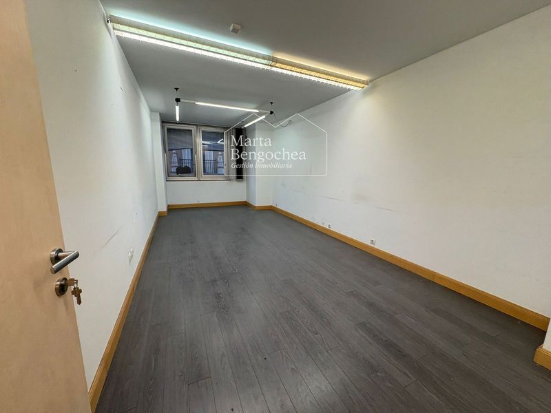 Oficina en alquiler Vitoria-Gasteiz, Álava. Ref: 1088. Marta Bengochea