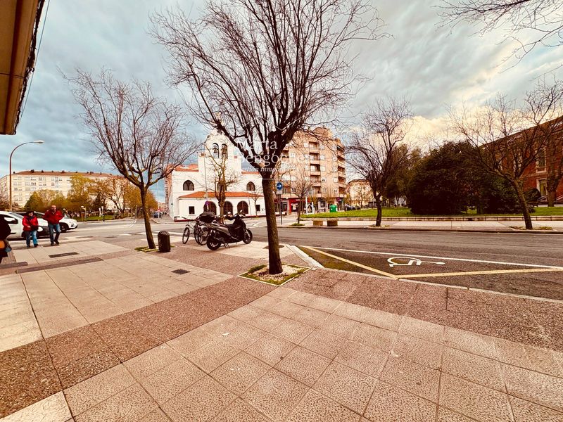 Local Comercial en alquiler Vitoria-Gasteiz, Álava. Ref: 1105. Marta Bengochea