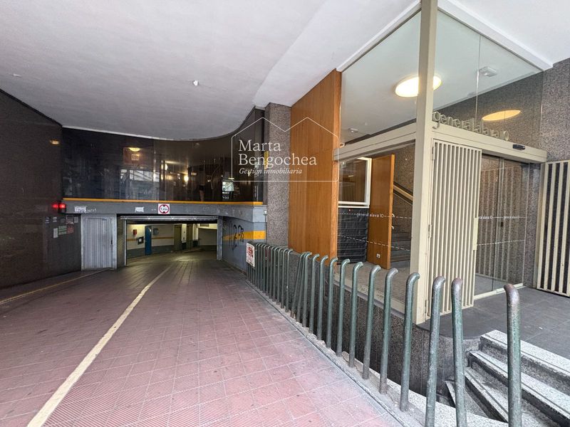 Garaje en venta Vitoria-Gasteiz, Álava. Ref: 1111. Marta Bengochea