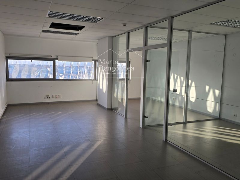 Oficina en alquiler Vitoria-Gasteiz, Álava. Ref: 1132. Marta Bengochea
