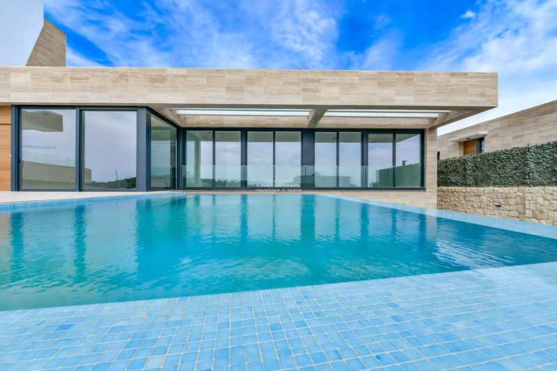 Villa zu verkaufen Calp/Calpe, Alicante. Ref: 2987. NB - ESTATES