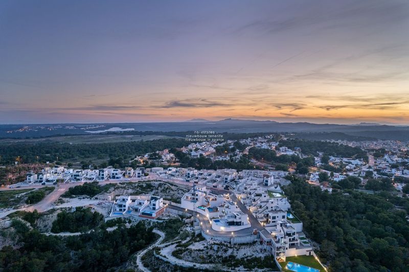 Reihenhaus zu verkaufen San Miguel de Salinas, Alicante. Ref: 2999. NB - ESTATES