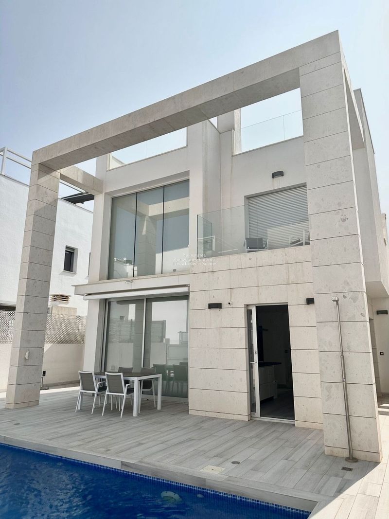 Villa zu verkaufen Orihuela-Costa, Alicante. Ref: 3004. NB - ESTATES