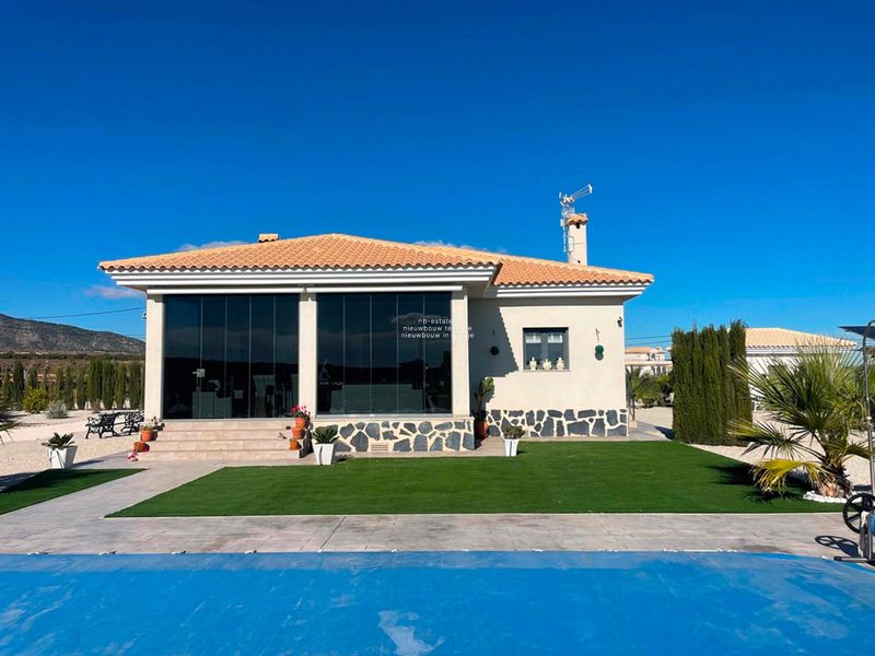 Villa zu verkaufen Pinoso, Alicante. Ref: 4624. NB - ESTATES