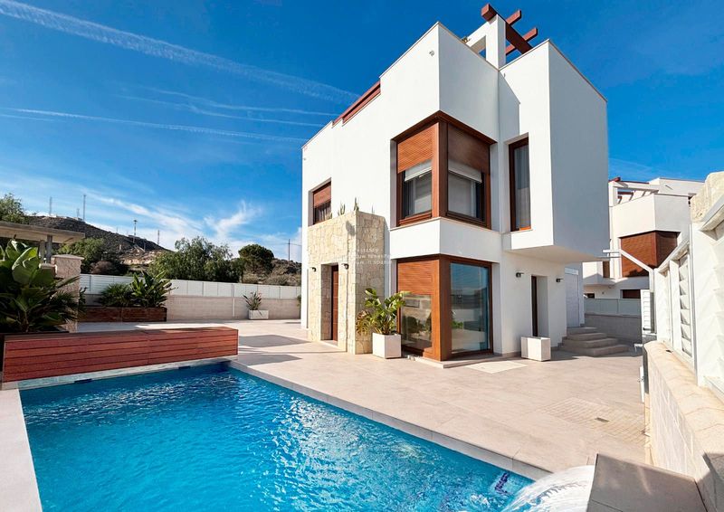 Villa zu verkaufen Vera, Almería. Ref: 5229. NB - ESTATES