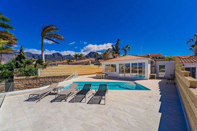 Villa zu verkaufen La Caleta, Santa Cruz Tenerife. Ref: 5288. NB - ESTATES