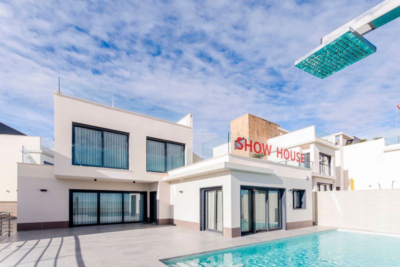 Villa zu verkaufen San Miguel de Salinas, Alicante. Ref: 5520. NB - ESTATES