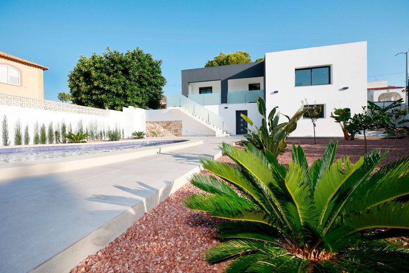 Villa zu verkaufen Calp/Calpe, Alicante. Ref: 6051. NB - ESTATES