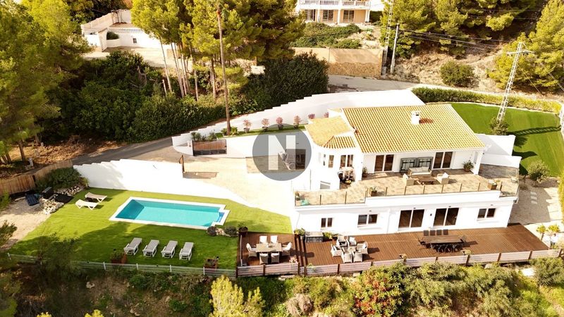 Villa te koop Calp/Calpe, Alicante. Ref: 7017. NB - ESTATES