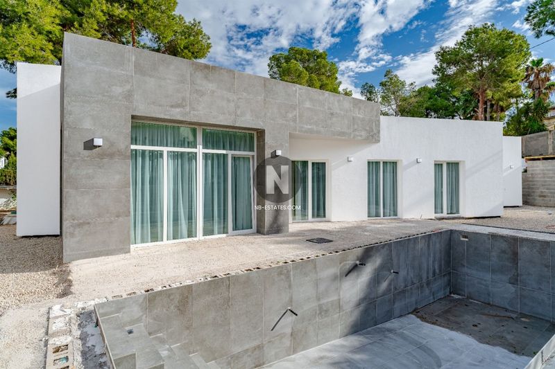 Villa te koop Calp/Calpe, Alicante. Ref: 7111. NB - ESTATES