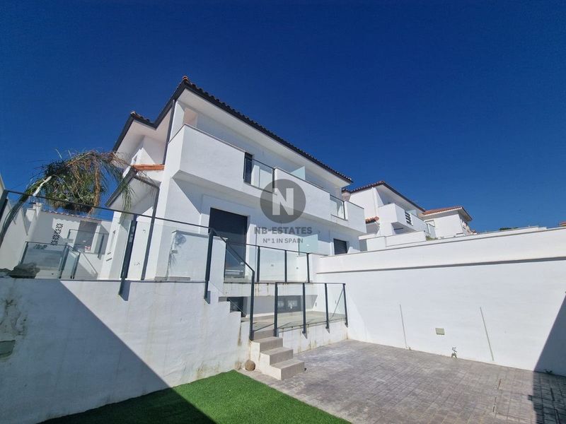 Maison de ville en vente Manilva, Málaga. Ref: 8046. NB - ESTATES