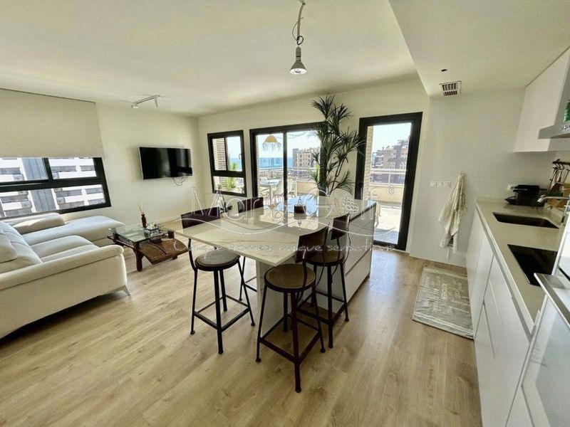 Övre lägenhet för uthyrning Alicante/Alacant, Alicante. Ref: 1008. MAR & GOLF UNIQUE HOMES