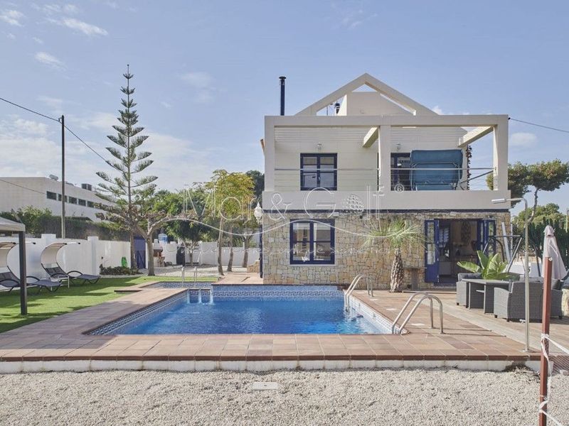 Chalet Independiente en venta Alicante/Alacant, Alicante. Ref: 1029. MAR & GOLF UNIQUE HOMES