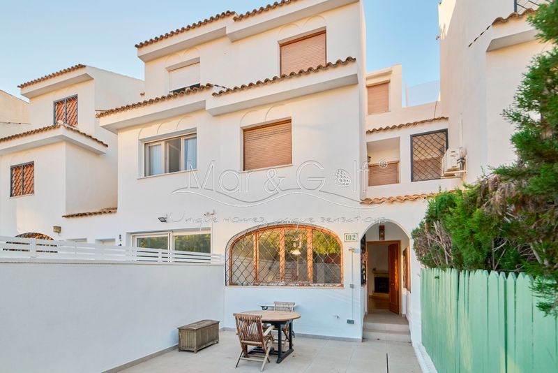 Adosado en venta Alicante/Alacant, Alicante. Ref: 1068. MAR & GOLF UNIQUE HOMES