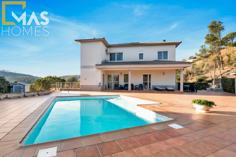 Chalet Independiente en venta Castellvi De Rosanes, Barcelona. Ref: 1074. Mas Homes