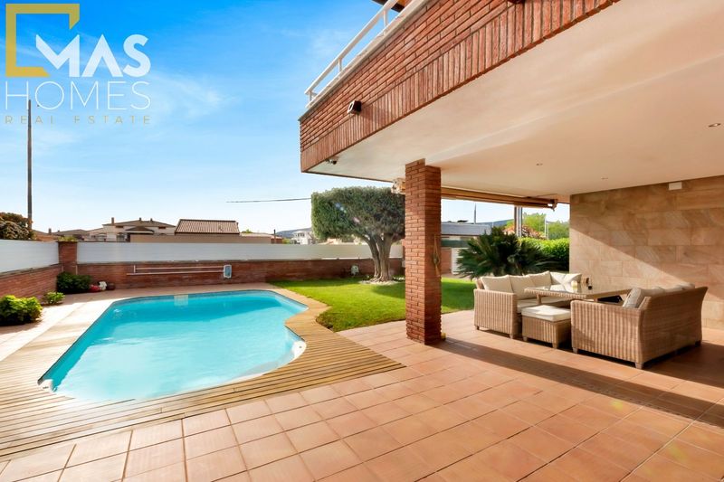 Chalet Independiente en venta Palau-Solita I Plegamans, Barcelona. Ref: 1112. Mas Homes