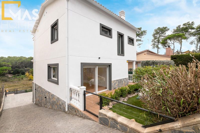 Chalet Independiente en venta Lliça D