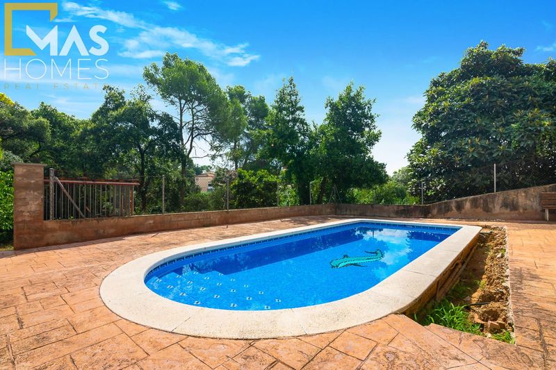 Chalet Independiente en venta Lliça D