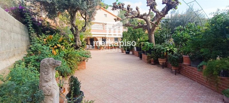 Casa en venta Castellet I La Gornal, Barcelona. Ref: 2543. Merkapiso Calafell