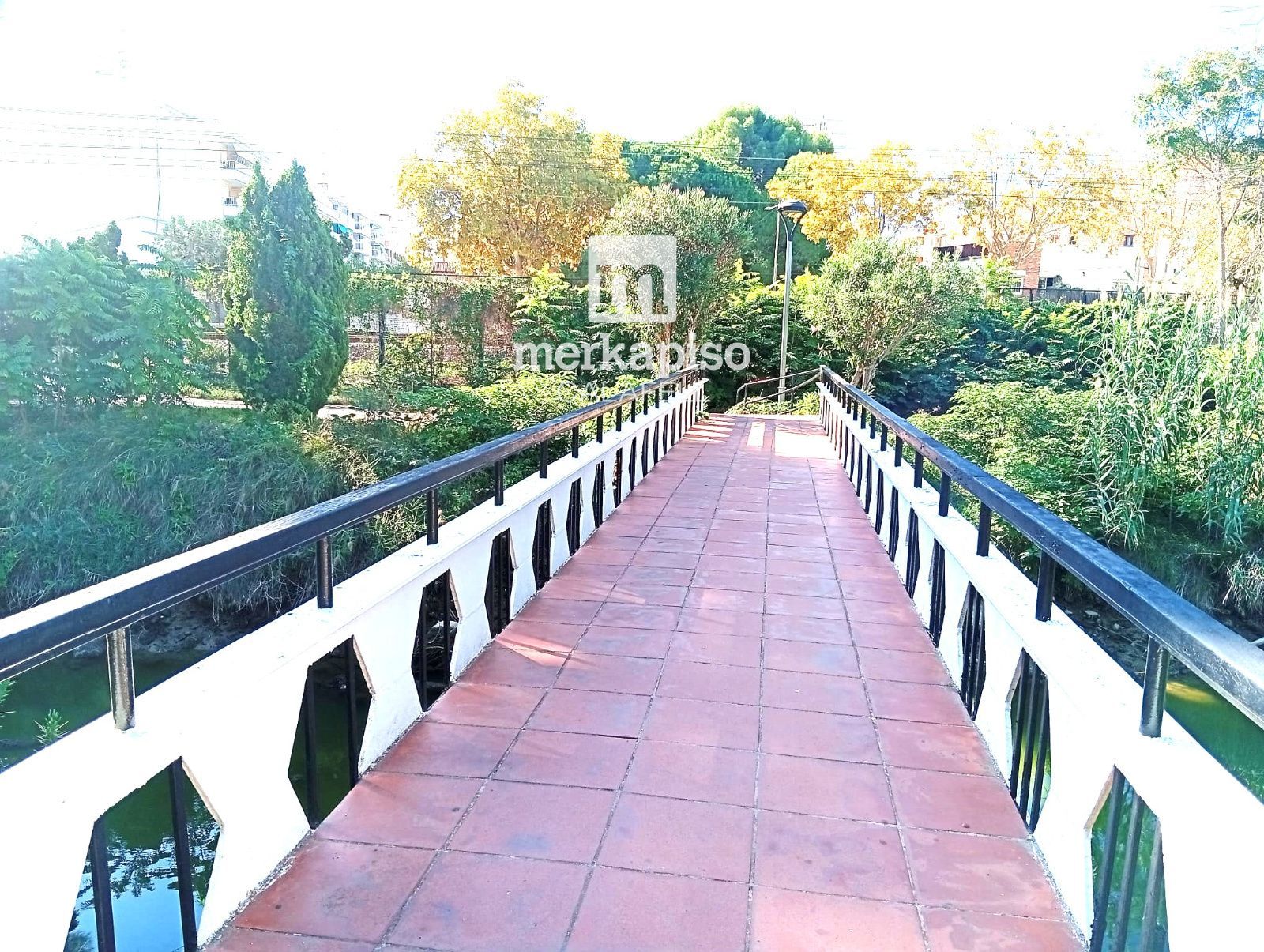 CASA ADOSADA EN ALORDA PARK - Foto 8