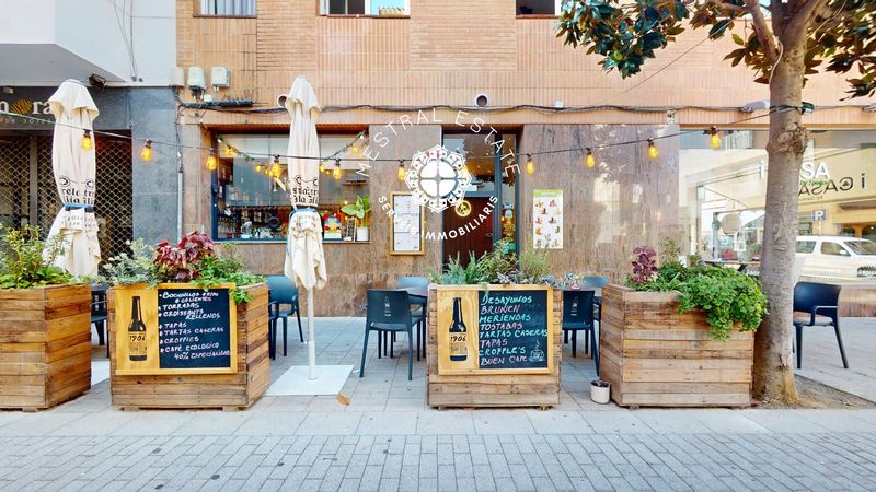Local Comercial en traspaso Cambrils, Tarragona. Ref: 1645. Mestral Estate
