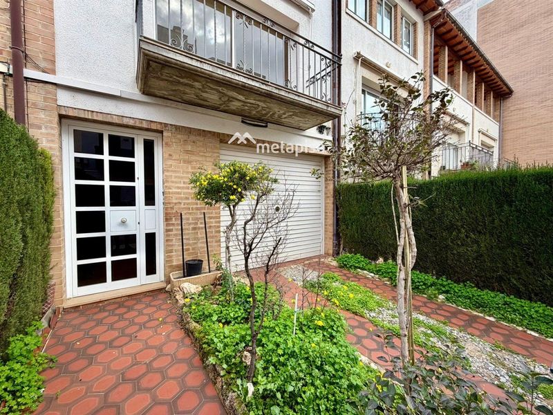 Adossat en venda El Vendrell, Tarragona. Ref: 2952. Metapiso