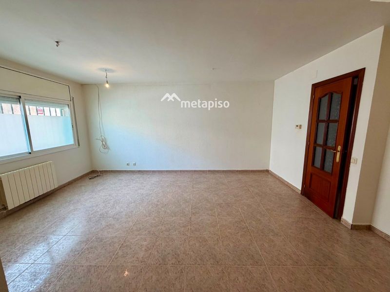 Townhouse for sale Castellet I La Gornal, Barcelona. Ref: 3530. Metapiso