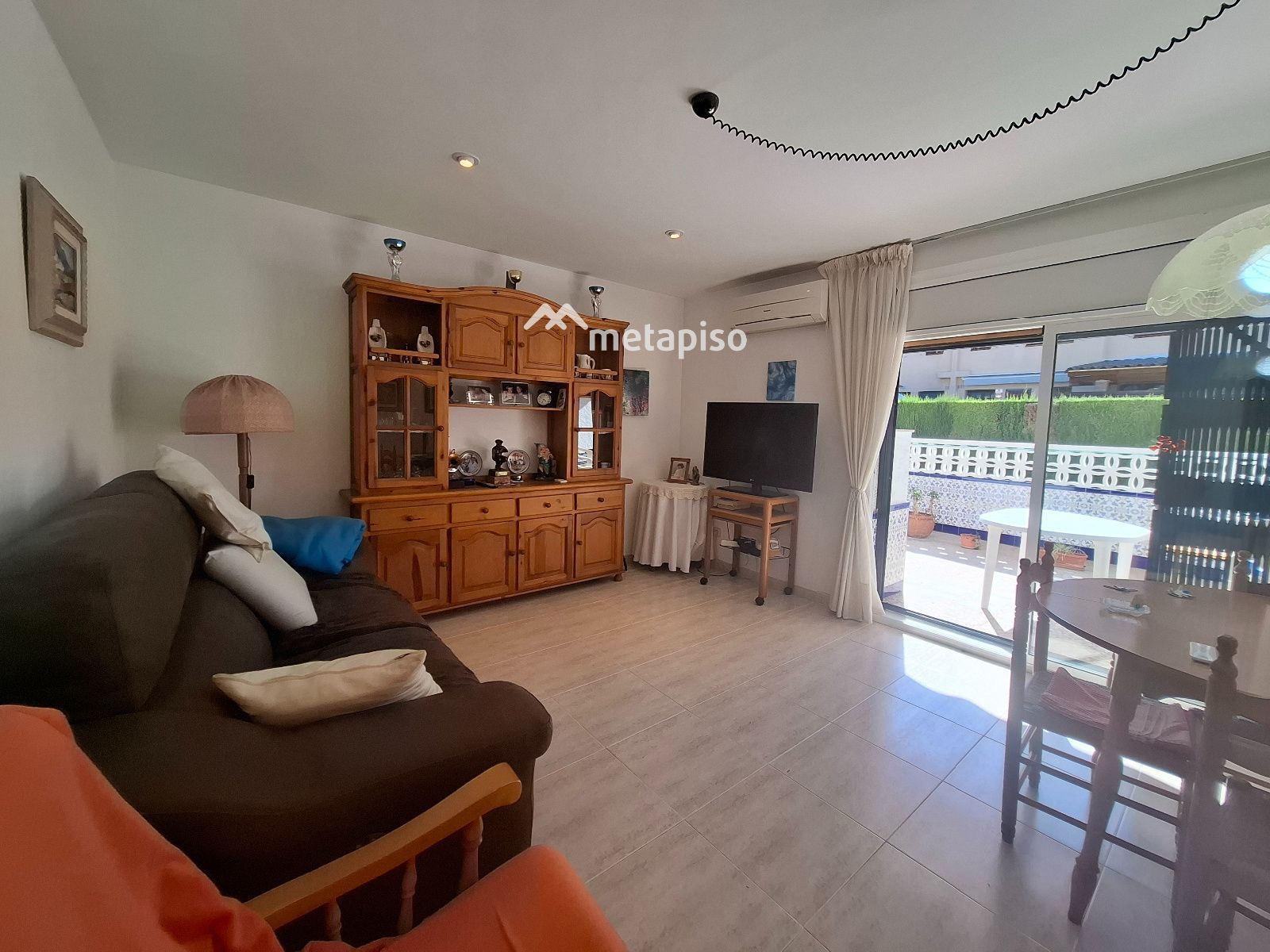 Planta baja con dos grandes terrazas y piscina a 350 metros del mar en Coma-ruga - Foto 27