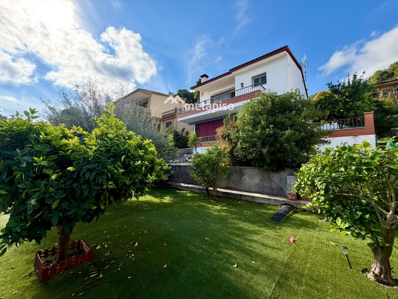 Chalet Independiente en venta La Bisbal del Penedes, Tarragona. Ref: 3586. Metapiso